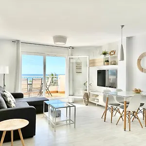 https://miramar-beach-caleta-de-vlez-mlaga.1costadelsol.com